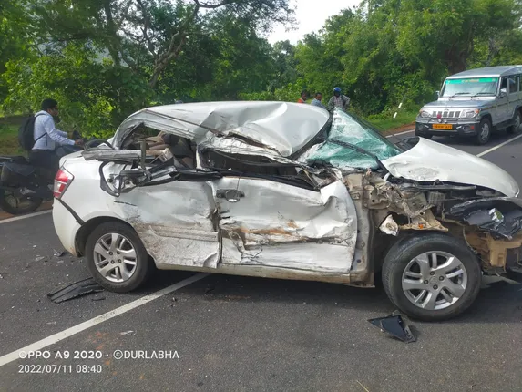 କାର୍- ବସ୍ ମୁହାଁମୁହିଁ ଧକ୍କା: ଜଣଙ୍କର ମୃତ୍ୟୁ, ୧୦ରୁ ଅଧିକ ଯାତ୍ରୀ ଆହତ