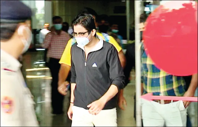 ତାରକା ପରିବାର କଳି: ପତ୍ନୀ, ପୁଅକୁ ଭେଟିଲେନି ବାବୁସାନ୍‌