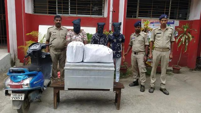 ରାଞ୍ଚିକୁ ଚାଲାଣ କରୁଥିଲେ ଗଞ୍ଜେଇ, ୩ ଗିରଫ