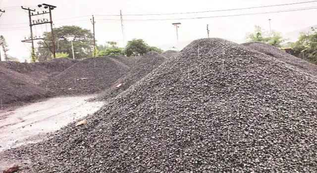 ‌‌ଖୋର୍ଦ୍ଧା ଶିଳ୍ପାଞ୍ଚଳରୁ ବିପୁଳ କ୍ରୋମାଇଟ୍ ଓ ହାର୍ଡକୋକ୍‌ ଜବତ, ୨ ଗିରଫ