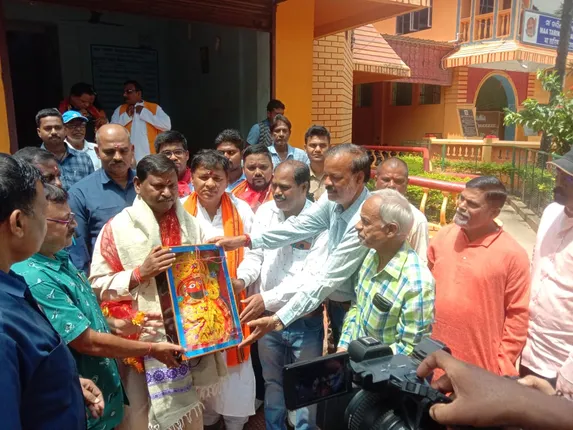 ମା’ ତାରିଣୀଙ୍କ ଦର୍ଶନ କଲେ କେନ୍ଦ୍ରମନ୍ତ୍ରୀ ଅର୍ଜୁନ ମୁଣ୍ଡା