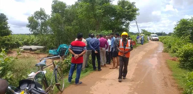 ନିଜ ଜମିରେ ଜବରଦସ୍ତ ସରକାରୀ ପ୍ରକଳ୍ପ, ବିରୋଧ କରିବାରୁ ବୃଦ୍ଧ ଜମି ମାଲିକ ଗିରଫ