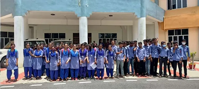 କଲେଜ ଫି’ କୋହଳ କରିବାକୁ ଦାବି