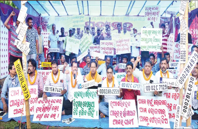 ନମ୍ବର ପ୍ଲେଟ ଆର୍ଟିଷ୍ଟଙ୍କୁ ବିକଳ୍ପ ରୋଜଗାର ଦାବି