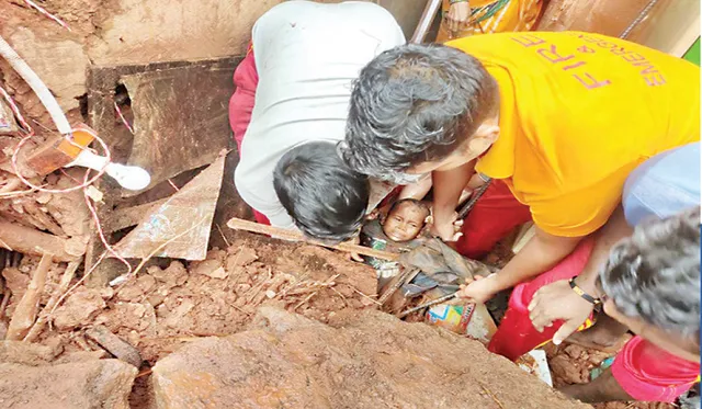 ଲଗାଣ ବର୍ଷାରେ ଭୁଶୁଡ଼ିଲା ଘର କାନ୍ଥ: ମା’, ଶିଶୁକନ୍ୟା ମୃତ, ବାପ-ପୁଅ ଗୁରୁତର