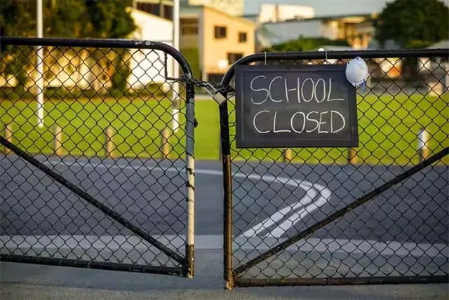 ଶିକ୍ଷକ ନିଯୁକ୍ତି ଦାବିରେ ସ୍କୁଲରେ ତାଲା