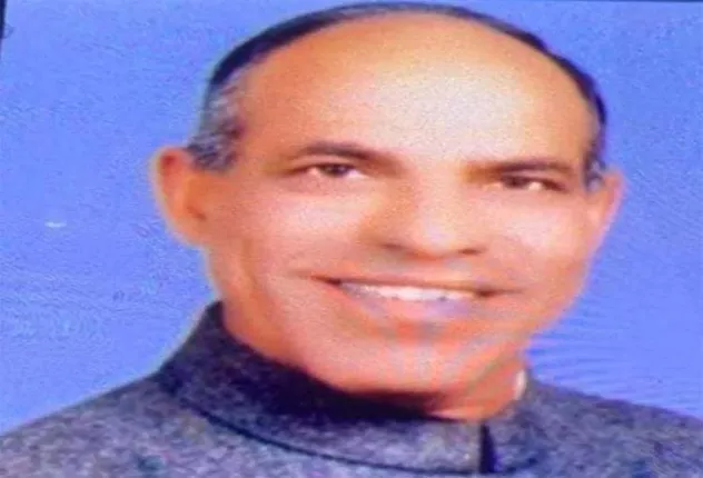 ପୂର୍ବତନ କଂଗ୍ରେସ ବିଧାୟକ ବେକରେ ରଶି ଲଗାଇ ଝୁଲିପଡ଼ିଲେ