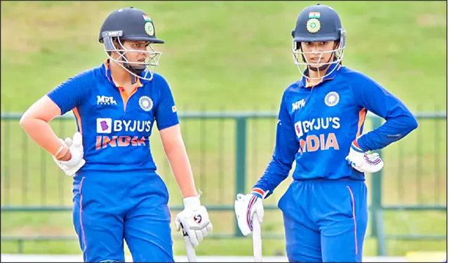 ଦ୍ବିତୀୟ ଦିନିକିଆ: ଭାରତର ଆଗୁଆ ଶୃଙ୍ଖଳା କବ୍‌ଜା