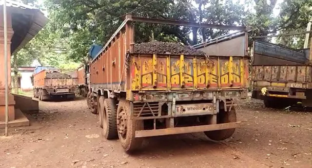 ମାଙ୍ଗାନିଜ ବୋଝେଇ ଗାଡ଼ି ଜବତ, ୩ ଗିରଫ