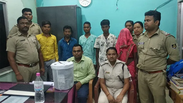 କାର ସହ  ୯.୯୪୦ କିଲୋ ଅଫିମ ଜବତ ,୫ ଗିରଫ