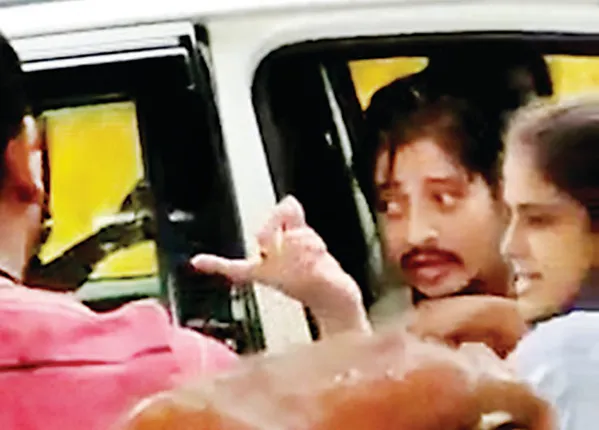 ବାବୁସାନ୍‌ ଓ ପ୍ରକୃତିଙ୍କ ସମ୍ପର୍କକୁ ନେଇ ଝଡ଼, ଦିନସାରା ହାଇଡ୍ରାମା