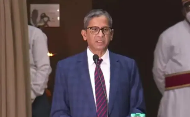 ଟେଲିଭିଜନ୍‌ ଓ ସାମାଜିକ ଗଣମାଧ୍ୟମ ବିତର୍କରେ ହେଉଥିବା କଙ୍ଗାରୁ କୋର୍ଟ ଦେଶକୁ ପଛୁଆ କରାଉଛି: ପ୍ରଧାନ ବିଚାରପତି ଏନ୍‌.ଭି. ରମନା