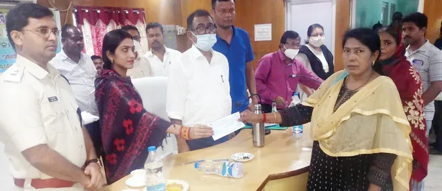 ନିଶ୍ଚିନ୍ତକୋଇଲିରେ ଜିଲ୍ଲାପାଳଙ୍କ ଜନଶୁଣାଣି ଶିବିର, ସମସ୍ୟାର ତ୍ବରିତ ସମାଧାନ ପାଇଁ ନିର୍ଦ୍ଦେଶ