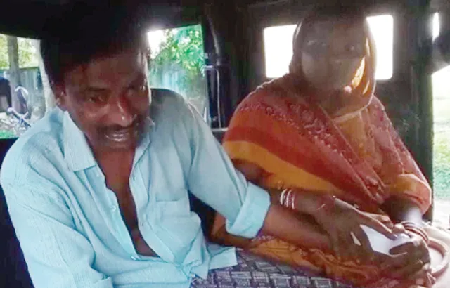 ଯୁବକଙ୍କ ଆତଙ୍କରାଜ, ଦୁଇ ଶିକ୍ଷକ ସମେତ ଛାତ୍ରଛାତ୍ରୀଙ୍କୁ ମାଡ଼