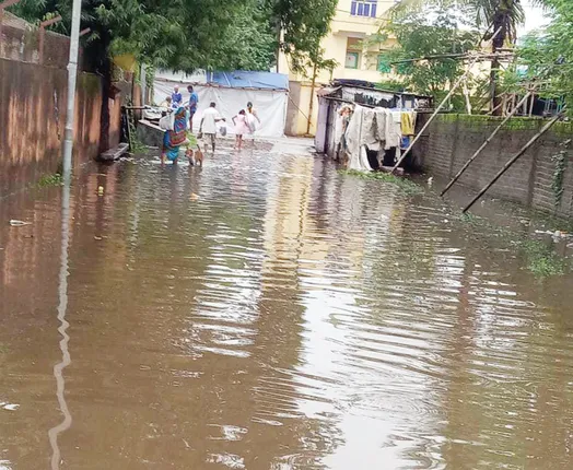 ଜଳବନ୍ଦିରେ ନୂଆପଡ଼ା ଶିଳ୍ପାଞ୍ଚଳ; ୩୩ କାରଖାନାରେ ଲହଡ଼ି ମାରୁଛି ନର୍ଦ୍ଦମା ପାଣି