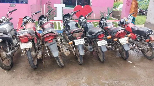 ବୁଲେଟ ସହ ୪ ଗିରଫ, ୭ ବାଇକ ସହ ବହୁ ସାମଗ୍ରୀ ଜବତ