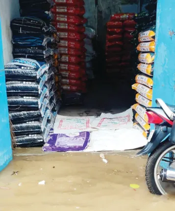 ଅସରାଏ ବର୍ଷାରେ ବୁଡ଼ିଲା ମାଲ୍‌ଗୋଦାମ; ୧୫ ଲକ୍ଷ ଟଙ୍କାର ଚାଉଳ, ଡାଲି ନଷ୍ଟ