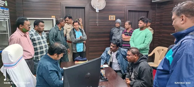 ଅଟୋ ପାର୍କିଂ ଟ୍ୟାକ୍ସ ଆଦାୟକୁ ବିରୋଧ କରି ପୌର କାର୍ଯ୍ୟାଳୟ ଘେରାଉ କଲା ଅଟୋ ଚାଳକ ସଂଘ