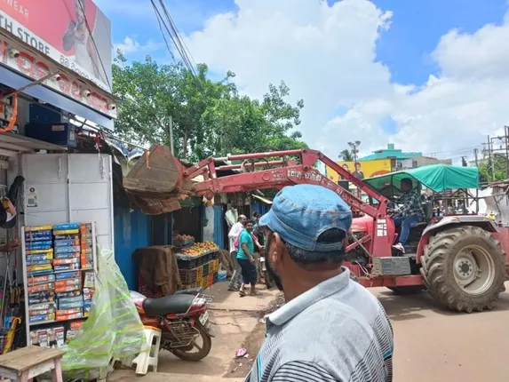 ସହରକୁ ଜବରଦଖଲ ମୁକ୍ତ ଅଭିଯାନ ପୁଣି ଅଧାରୁ ଅଟକିଲା