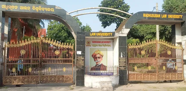 ଏମ୍‌ଏସ୍‌ ଲ’ ବିଶ୍ବବିଦ୍ୟାଳୟରେ ୪ କରୋନା ପଜିଟିଭ୍‌, ପରୀକ୍ଷା ତାରିଖରେ ପରିବର୍ତ୍ତନ ପାଇଁ ଛାତ୍ରଛାତ୍ରୀଙ୍କ ଦାବି