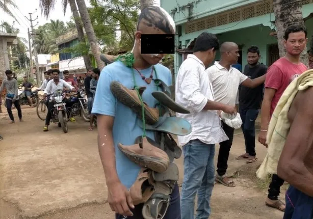 ପରକୀୟା ପ୍ରୀତି: ଯୁବକଙ୍କୁ ଲଣ୍ଡା କରି ଜୋତାମାଳ ପିନ୍ଧାଇ ବୁଲାଇଲେ, ଲଜ୍ଜାରେ ମହିଳା ଜୀବନ ହାରିଲେ