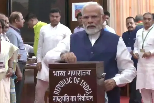 ରାଷ୍ଟ୍ରପତି ନିର୍ବାଚନ ପାଇଁ ଭୋଟ୍‌ ଗ୍ରହଣ ଆରମ୍ଭ; ପ୍ର‌ଥମେ ଭୋଟ୍‌ ଦେଲେ ପ୍ରଧାନମନ୍ତ୍ରୀ ମୋଦୀ