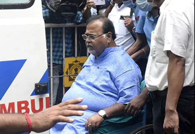 ପାର୍ଥ ଚାଟାର୍ଜୀଙ୍କୁ ମନ୍ତ୍ରାଳୟରୁ ଏବଂ ସମସ୍ତ ଦଳୀୟ ପଦରୁ ବହିଷ୍କାର କରାଯିବା ଉଚିତ: ଟିଏମ୍‌ସି ମୁଖପାତ୍ର