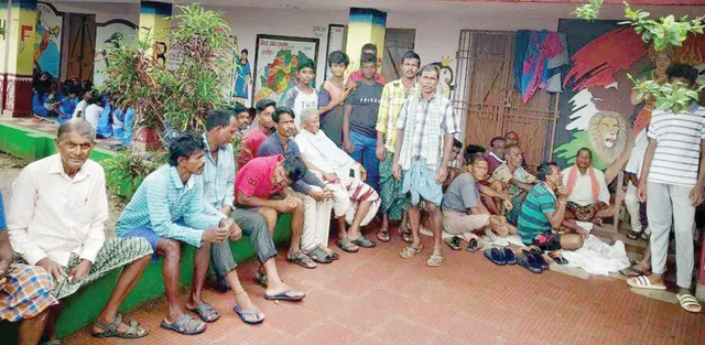 ଶିକ୍ଷକଙ୍କ ଡେପୁଟେସନ୍‌ ନିର୍ଦ୍ଦେଶକୁ ବିରୋଧ, ବିଦ୍ୟାଳୟରେ ତାଲା ପକାଇଲେ ଛାତ୍ରଛାତ୍ରୀ