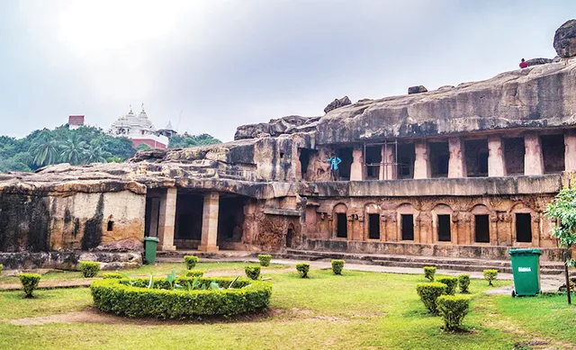 ଉଦୟଗିରି ଲାଇଟ୍ ଆଣ୍ଡ୍ ସାଉଣ୍ଡ ସୋ’ ଭାଗ୍ୟ ଫିଟିବ: ହଟିଲା ଏଏସ୍‌ଆଇ ବାଧା