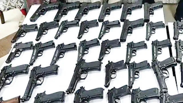 ଦମ୍ପତିଙ୍କ ଠାରୁ ୪୫ ପିସ୍ତଲ ଜବତ