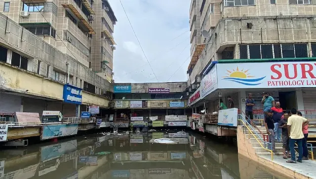 ଗୁଜୁରାଟରେ ବନ୍ୟା ସ୍ଥିତି: ମୁଖ୍ୟମନ୍ତ୍ରୀ ଭୂପେନ୍ଦ୍ର ପଟେଲ୍‌ଙ୍କୁ ସହଯୋଗର ହାତ ବଢ଼ାଇ ଆଶ୍ବାସନା ଦେଲେ ପ୍ରଧାନମନ୍ତ୍ରୀ ମୋଦୀ