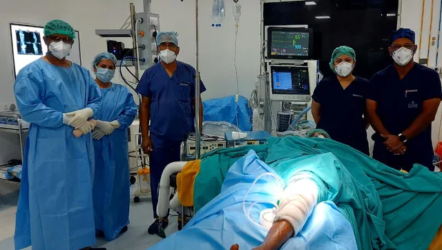 କେବଳ ଓଡ଼ିଶା ନୁହେଁ, ପୂର୍ବ ଭାରତରେ ପ୍ରଥମ; କେୟାର ହସ୍ପିଟାଲରେ ୯୪ ବର୍ଷୀୟ ବ୍ୟକ୍ତିଙ୍କ ସଫଳ ଆଣ୍ଠୁ ପ୍ରତିରୋପଣ