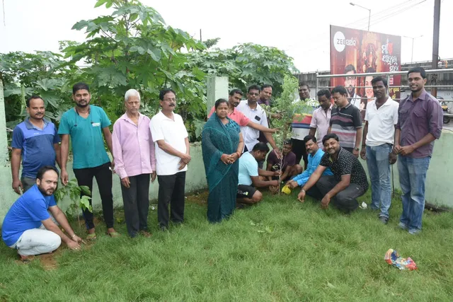 ସମ୍ବାଦ-ସାହିତ୍ୟ ଘର ଓ ମୁଖ୍ୟସ୍ରୋତ ପକ୍ଷରୁ ବୃକ୍ଷରୋପଣ