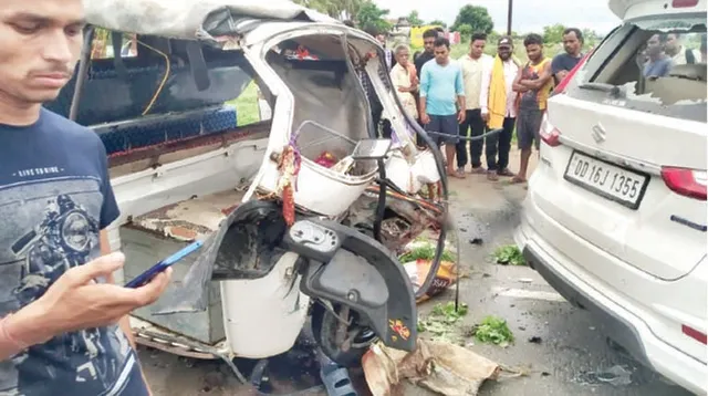 ପୁଲିସ ଅଧିକାରୀଙ୍କ କାର୍‌ ନେଲା ୩ ଜୀବନ, ୬ ଗୁରୁତର ଡାକ୍ତରଖାନାରେ ଭର୍ତ୍ତି