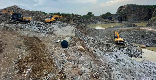 ବିଛାଖଣ୍ଡି ପାହାଡ଼ରୁ ବେଆଇନ କଳାପଥର ଖନନ ମାମଲା: ଅନ୍ତରୀଣ ରହିତାଦେଶ ଉଠାଇଲେ ହାଇକୋର୍ଟ