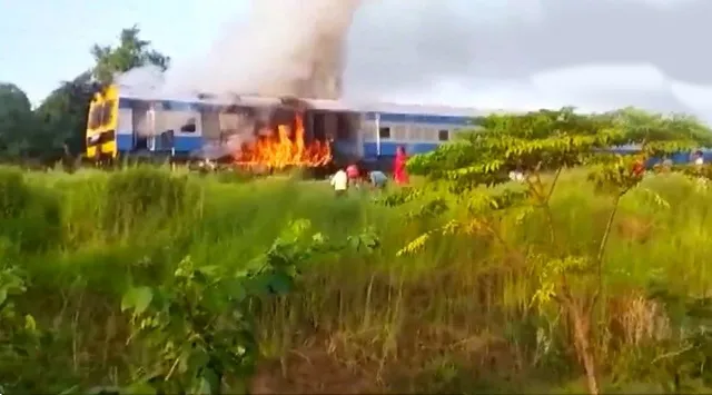 ବିହାରର ଭେଲ୍‌ୱାରା ରେଳଷ୍ଟେସନ୍‌ରେ ଟ୍ରେନ୍‌ରେ ଅଗ୍ନିକାଣ୍ଡ