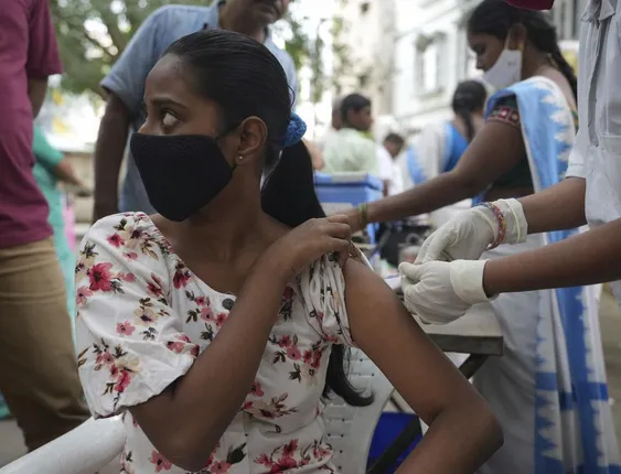 ଆଜି ବି ଦେଶରେ ୨୦ ହଜାର ଉପରେ ଦୈନିକ କୋଭିଡ୍‌-୧୯ ସଂକ୍ରମଣ; ଦୈନିକ ପଜିଟିଭିଟି ହାର ୪.୮୦%, ମୃତ୍ୟୁହାର ୧.୨୦%