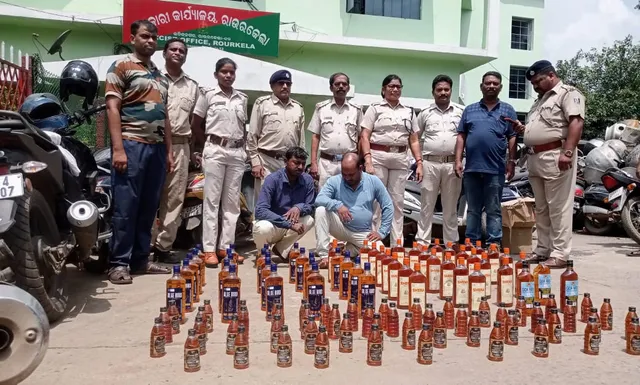 ୪୯.୮୬୦ ଲିଟର ନକଲି ବିଦେଶୀ ମଦ ସହ ଧରାପଡ଼ିଲା କୁଖ୍ୟାତ ମଦ ବେପାରୀ