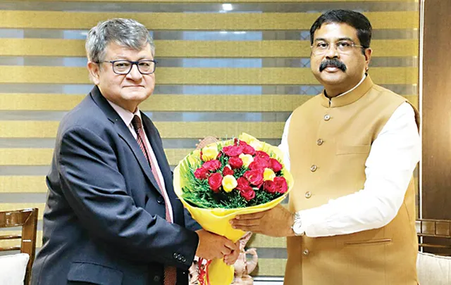 ଧର୍ମେନ୍ଦ୍ରଙ୍କୁ ଭେଟିଲେ ନୀତି ଆୟୋଗ ଉପାଧ୍ୟକ୍ଷ