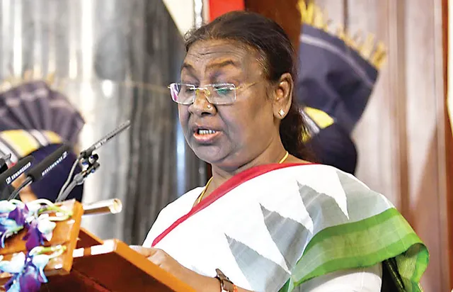 ପିଲାଦିନର ସ୍ମୃତିଚାରଣ କଲେ ରାଷ୍ଟ୍ରପତି ମୁର୍ମୁ: ଶିକ୍ଷକ ମୋ ନାଁ ଦ୍ରୌପଦୀ ଦେଇଥିଲେ