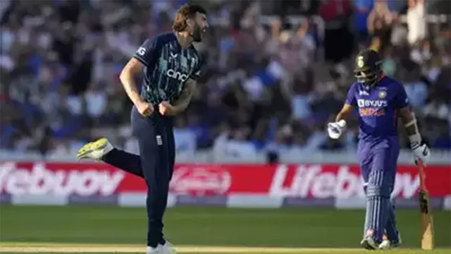 ୧୦୦ ରନ୍‌ରେ ହାରିଲା ଭାରତ: ଶୃଙ୍ଖଳା ୧-୧