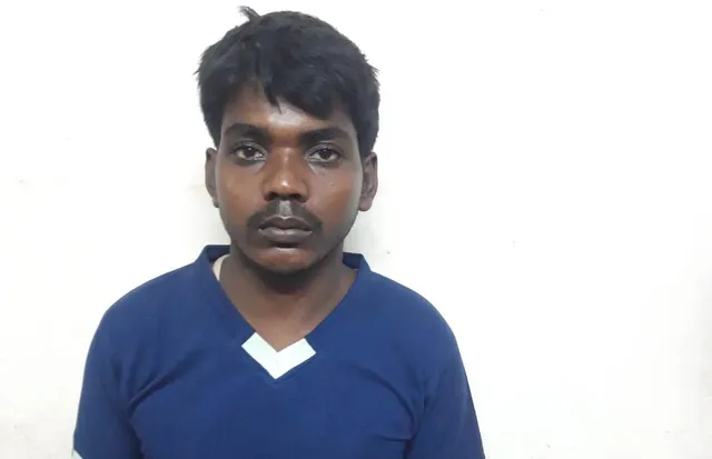 ବିଚାରାଧୀନ ବନ୍ଦୀ ଫେରାର୍: ଜେଲ୍‌ ୱାର୍ଡର୍ ନିଲମ୍ବିତ