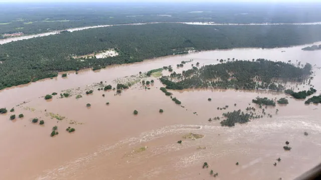 ଭୀଷଣ ବର୍ଷାରେ ଗୁଜରାଟ, ଆନ୍ଧ୍ର, ତେଲେଙ୍ଗାନା ବେହାଲ