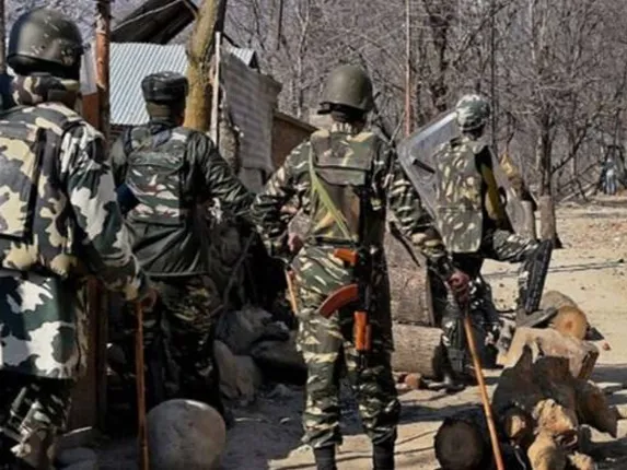 ଛତିଶଗଡ଼ ପାହାଡ଼ୀ ନାଳ ଅତିକ୍ରମ କଲାବେଳେ ଭାସି ଯାଇ ଯବାନ ନିଖୋଜ