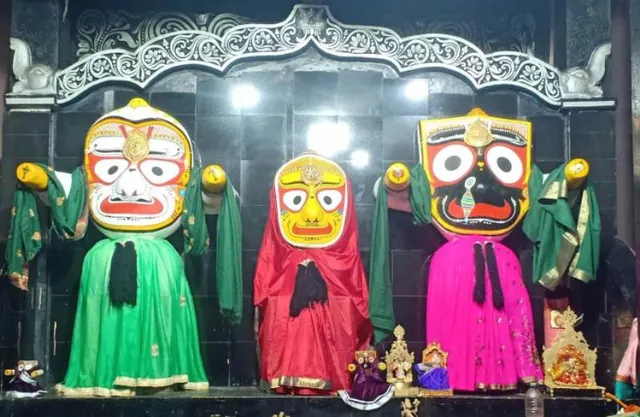 ଭାଇ, ଭଉଣୀ ଓ ସୁଦର୍ଶନଙ୍କ ସହ ମହାବାହୁଙ୍କ ନୀଳାଦ୍ରିବିଜେ