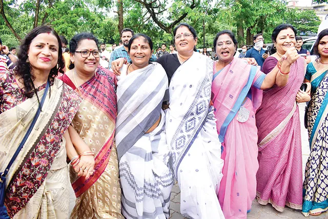 ଦ୍ରୌପଦୀ ମୁର୍ମୁ ରାଷ୍ଟ୍ରପତି ଭାବେ ନିର୍ବାଚିତ ହେବା ପରେ ବିଜେପି ପାଳିଲା ବିଜୟ ଉତ୍ସବ; ନାଚଗୀତ, ବାଜାବାଣରେ କମ୍ପିଲା ରାଜ୍ୟ କାର୍ଯ୍ୟାଳୟ