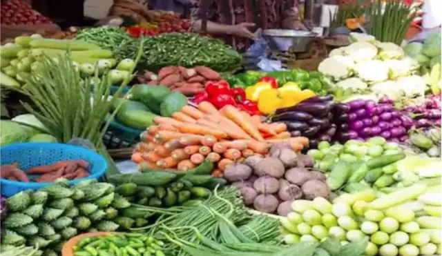 ଭାରତ ପାଇଁ କିଲୋ ପିଛା ୯୦୦ ଟଙ୍କାରୁ ୩୮୦ ଟଙ୍କାକୁ କମିଲା ଟମାଟୋର ମୂଲ୍ୟ!