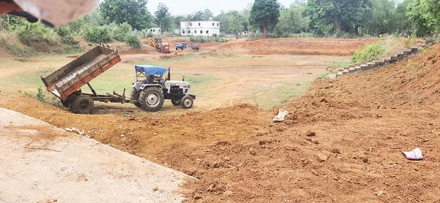 ଜଗନ୍ନାଥପ୍ରସାଦ ପଶ୍ଚିମପାର୍ଶ୍ବ ପୋଖରୀ ଖୋଳାରେ ଦୁର୍ନୀତି: ଶ୍ରମିକଙ୍କ ଜାଲ୍‌ ଦସ୍ତଖତରେ ମନରେଗା ଟଙ୍କା ହଡ଼ପ