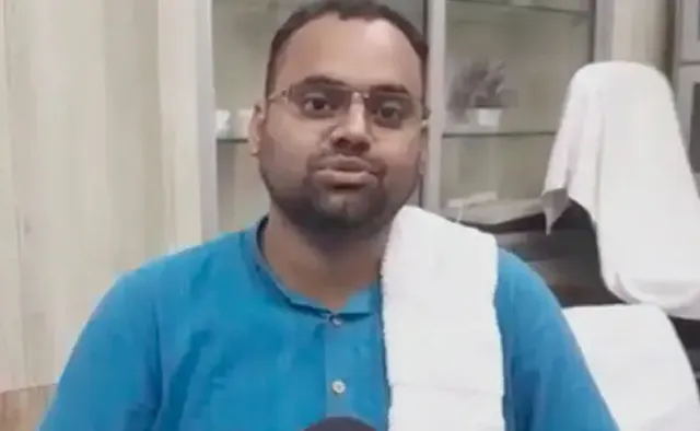 ପଢ଼ିବାକୁ ପିଲା ଆସୁ ନାହାନ୍ତି, ଦରମା ନେବି କାହିଁକି କହି ୨୪ ଲକ୍ଷ ଟଙ୍କା ଫେରାଇ ଦେଲେ ବିହାରୀ ପ୍ରଫେସର୍‌