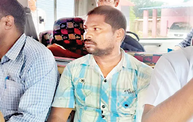 ଭିଜିଲାନ୍‌ସ ଜାଲରେ ରରୁଆଁ ତହସିଲଦାର